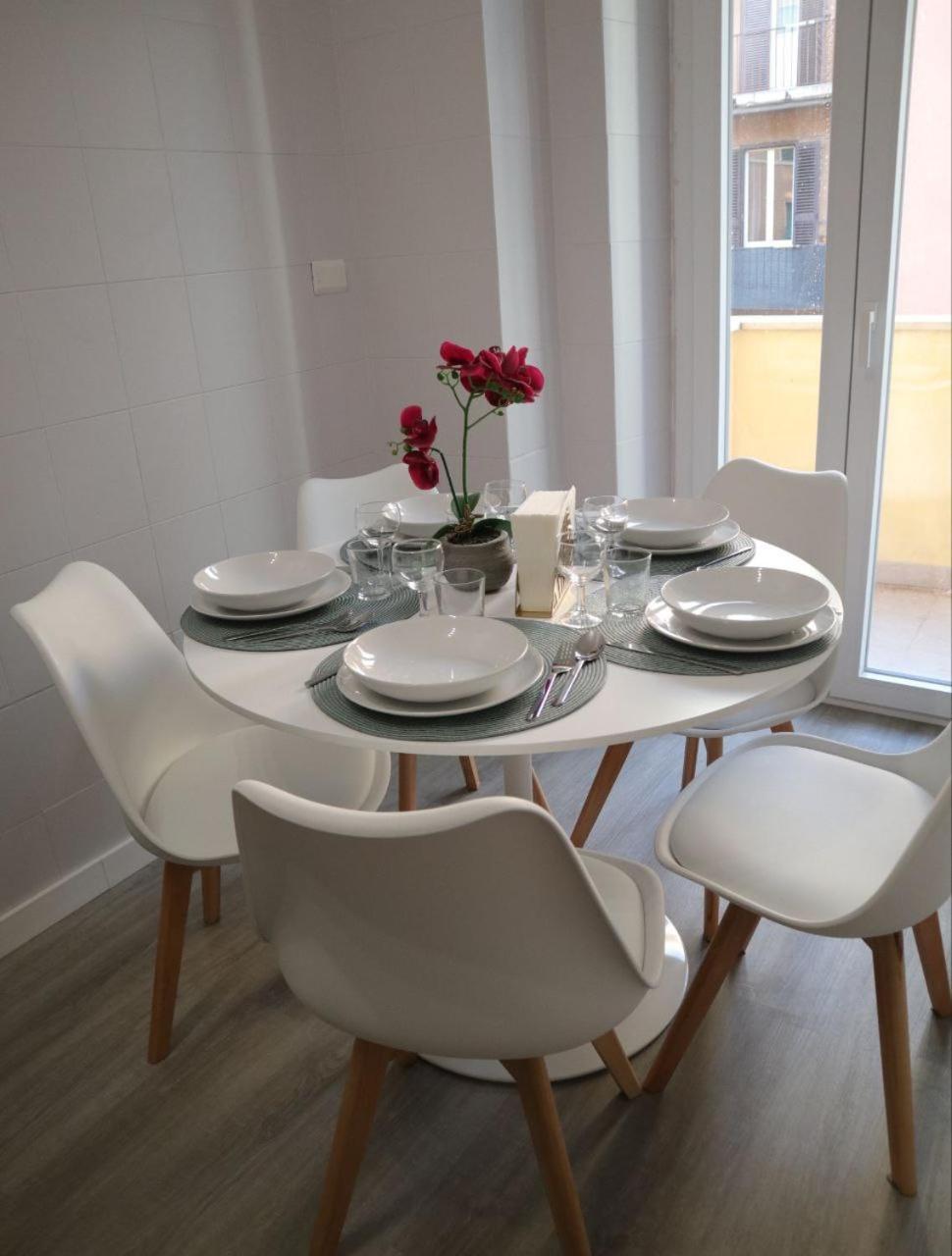 Sara'S Home - Modern Apartment Near Metro, Perfect For Families And Groups In Roma Exterior foto