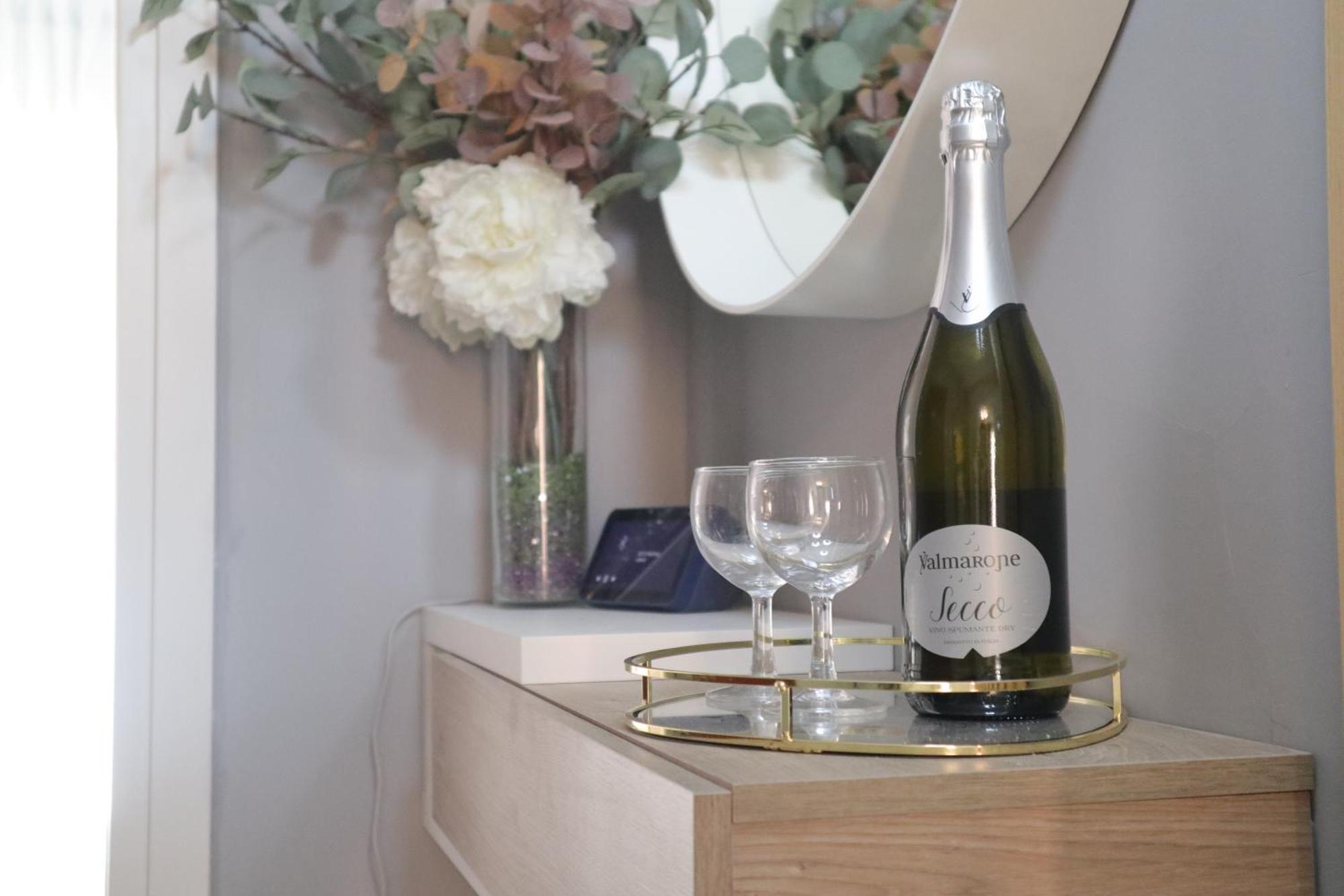 Sara'S Home - Modern Apartment Near Metro, Perfect For Families And Groups In Roma Exterior foto