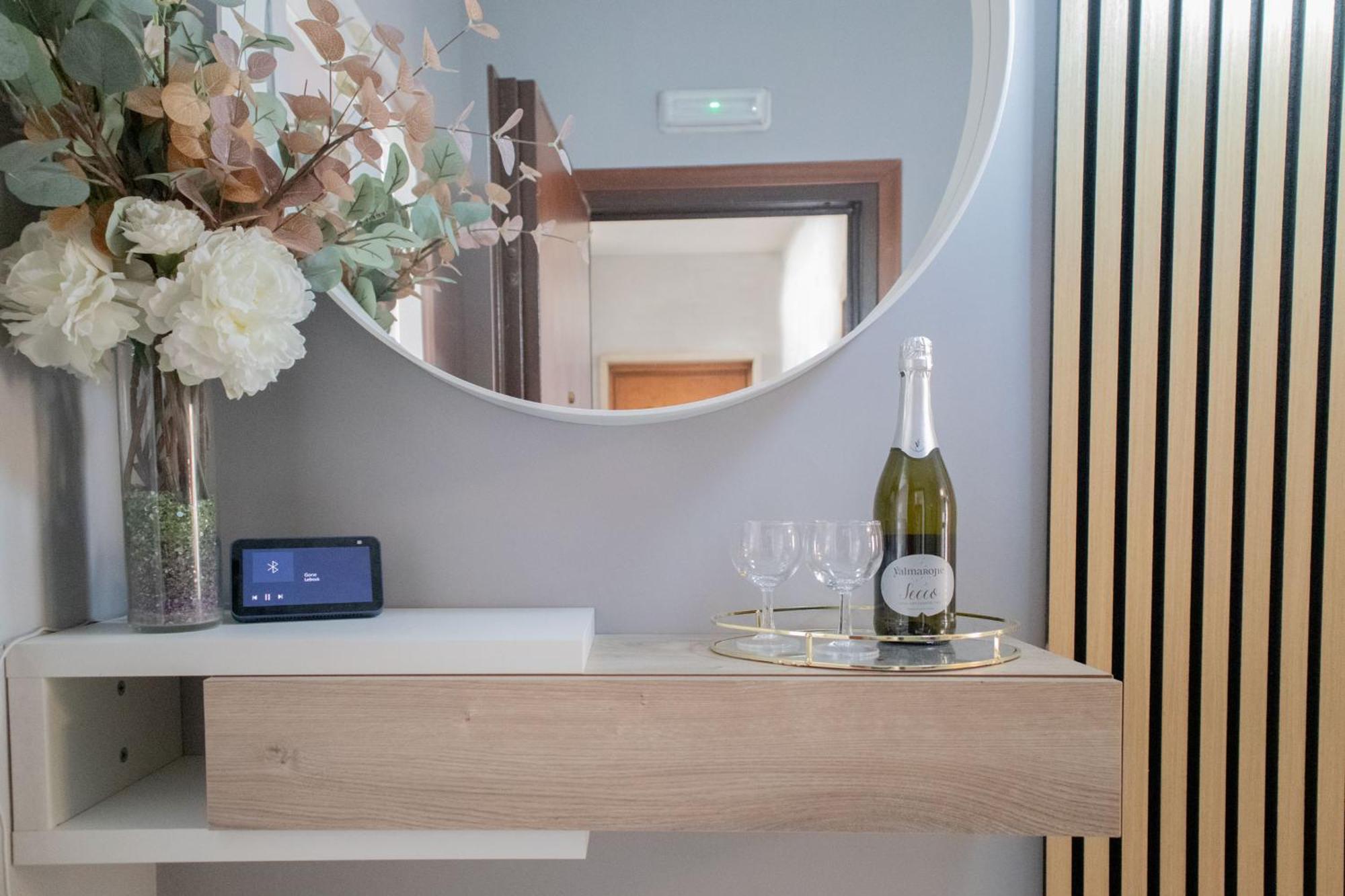 Sara'S Home - Modern Apartment Near Metro, Perfect For Families And Groups In Roma Exterior foto